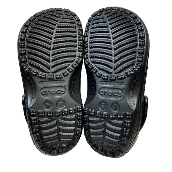 Crocs Classic Clogs Mens 5 Womens 7 Black Slip On Light Water Friendly Sandals 2 - Picture 7 of 13